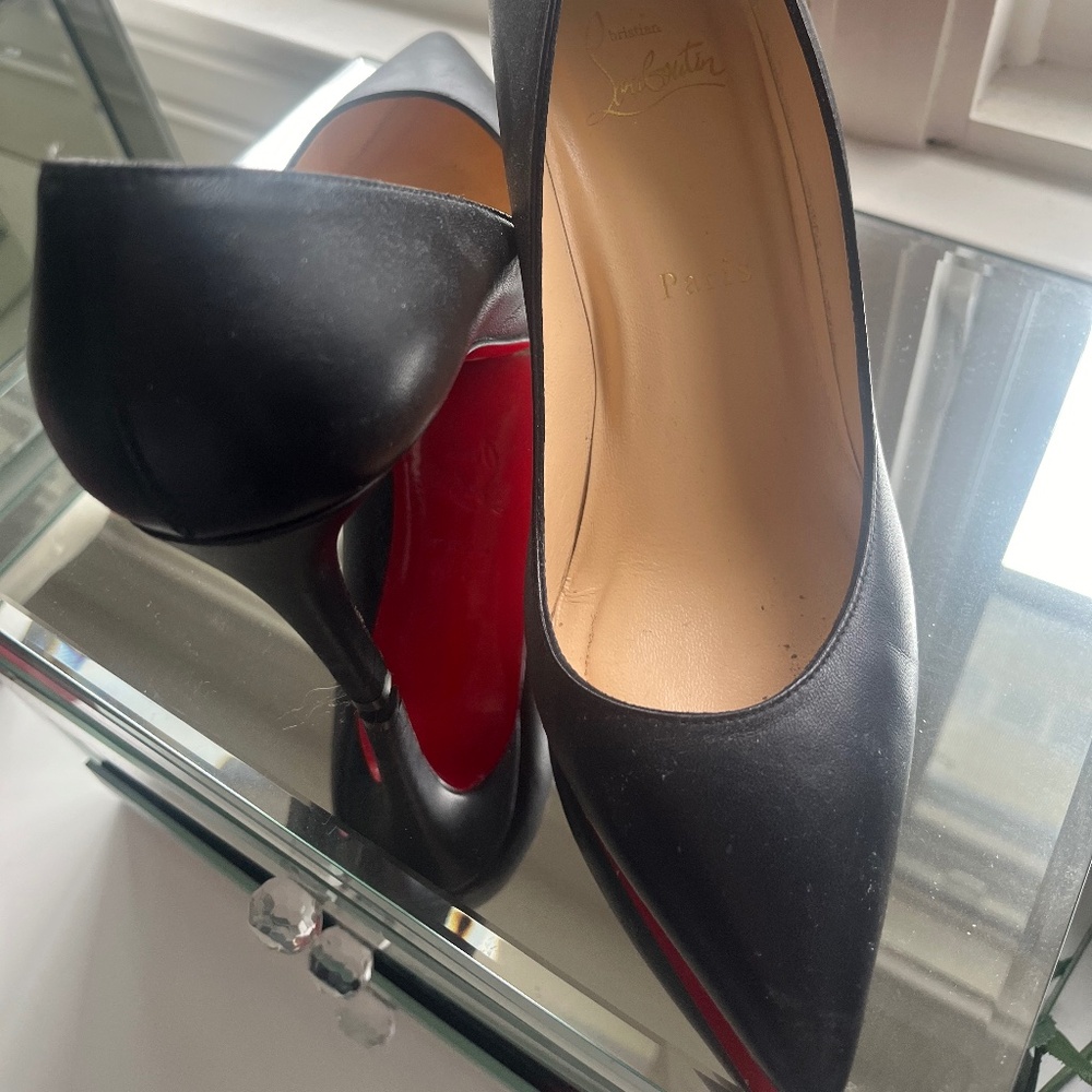 Christian Louboutin black matte pumps 6.5